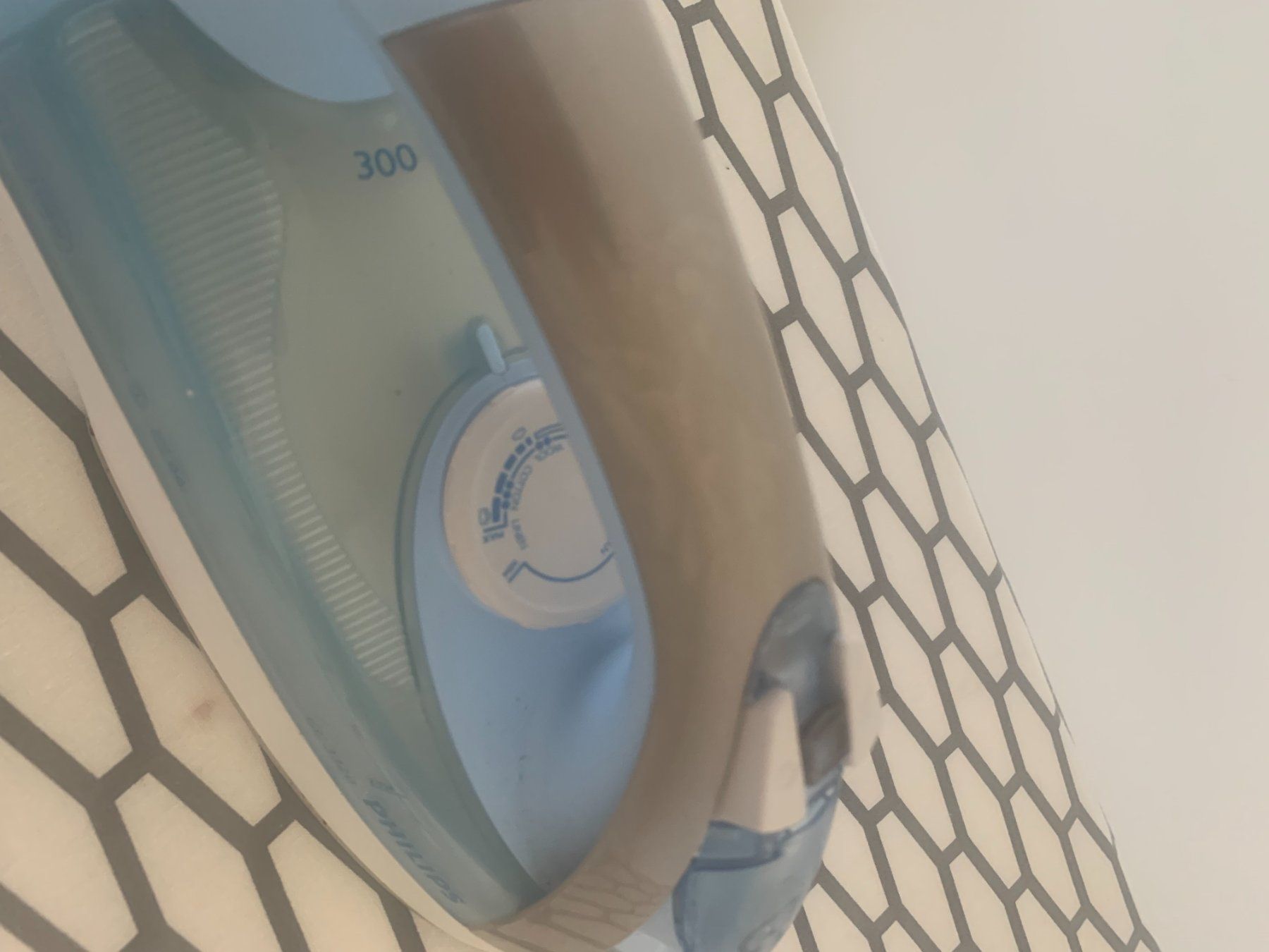 Philips Ferri da stiro: Dampfbügeleisen Philips GC3320 – Usato da Schaffhausen venduto da FamilieBerg 2