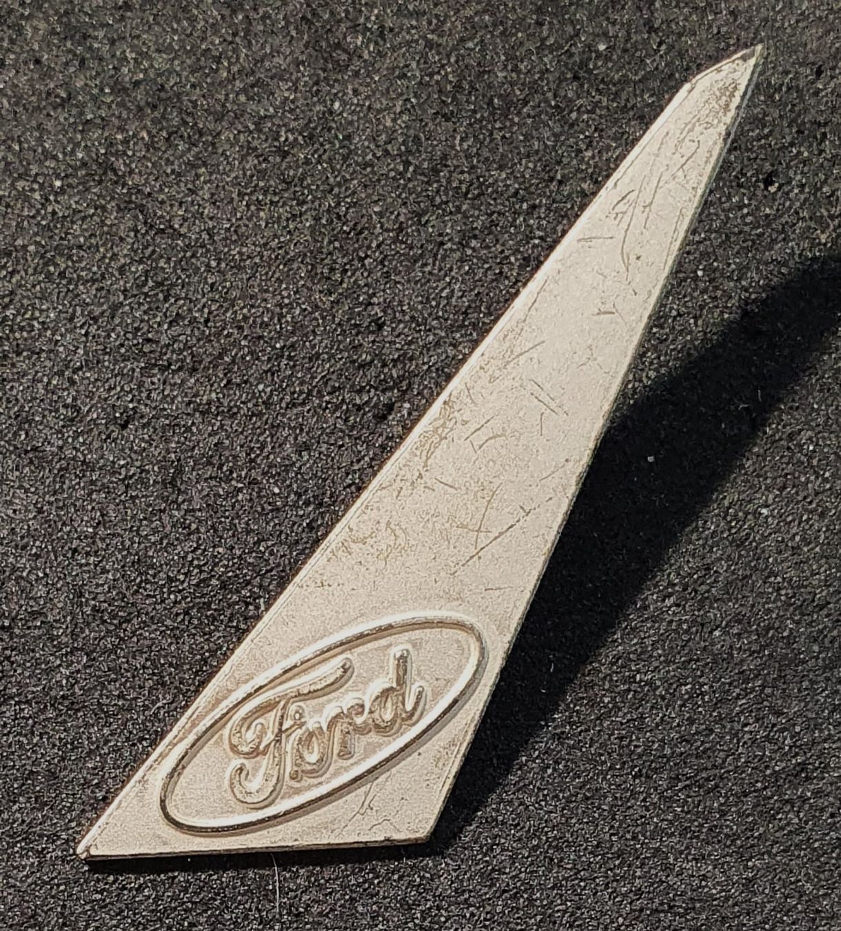 Placchette & Badge: BB551 - Pin Ford Logo – Usato da Reinach BL venduto da Boston-Verkauf