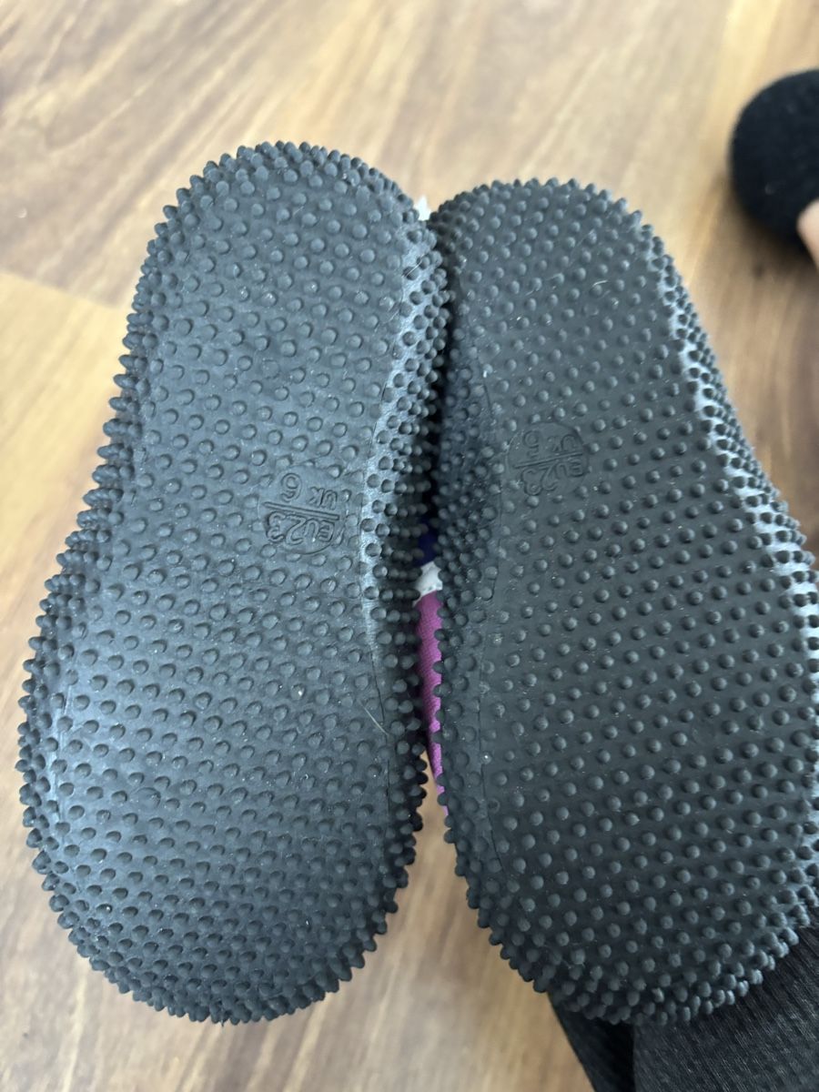 Schuhe für Mädchen: Badeschuh, ungetragen Gr.23 – Gebraucht aus Büsserach von Zimtstaernli19 2