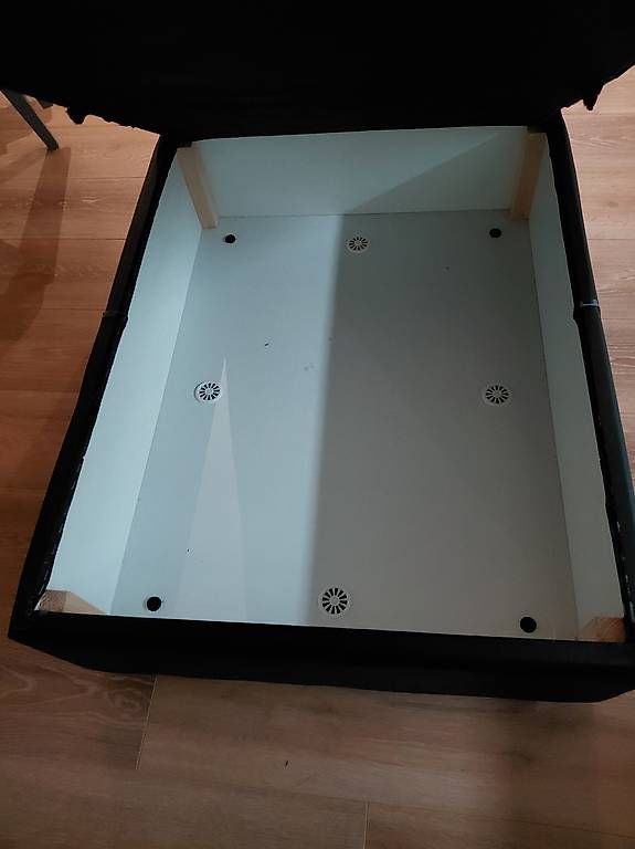 Ikea Divani: Ikea Ledersofa und Hocker/ Fussablage – Usato da Binningen venduto da eli_rcf2 1