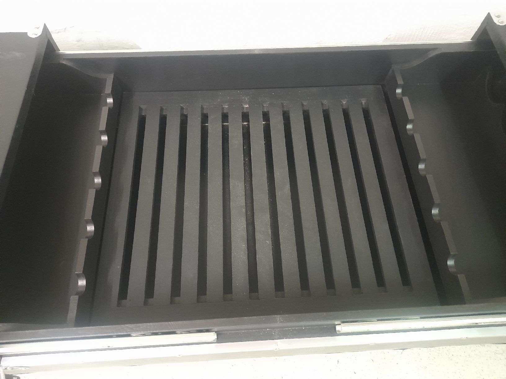 Maisons du monde Tavoli: Flightcase Design Couchtisch – Usato da Glattbrugg venduto da B_B 3