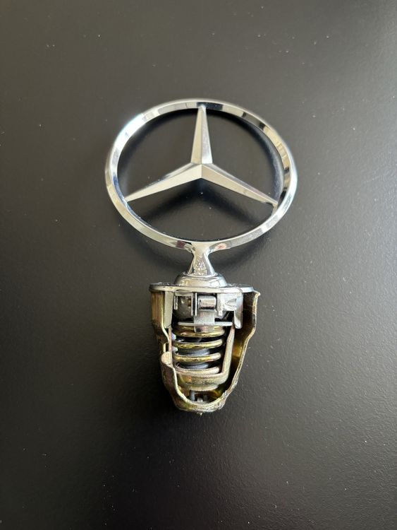 Mercedes Stern Motorhaube