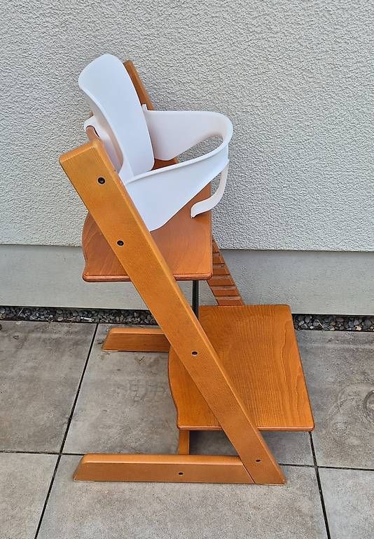 Stokke Seggioloni: Wunderschöner Tripp Trapp Kirschbraun mit Babyset – Usato da Volketswil venduto da ZambaSantos 3