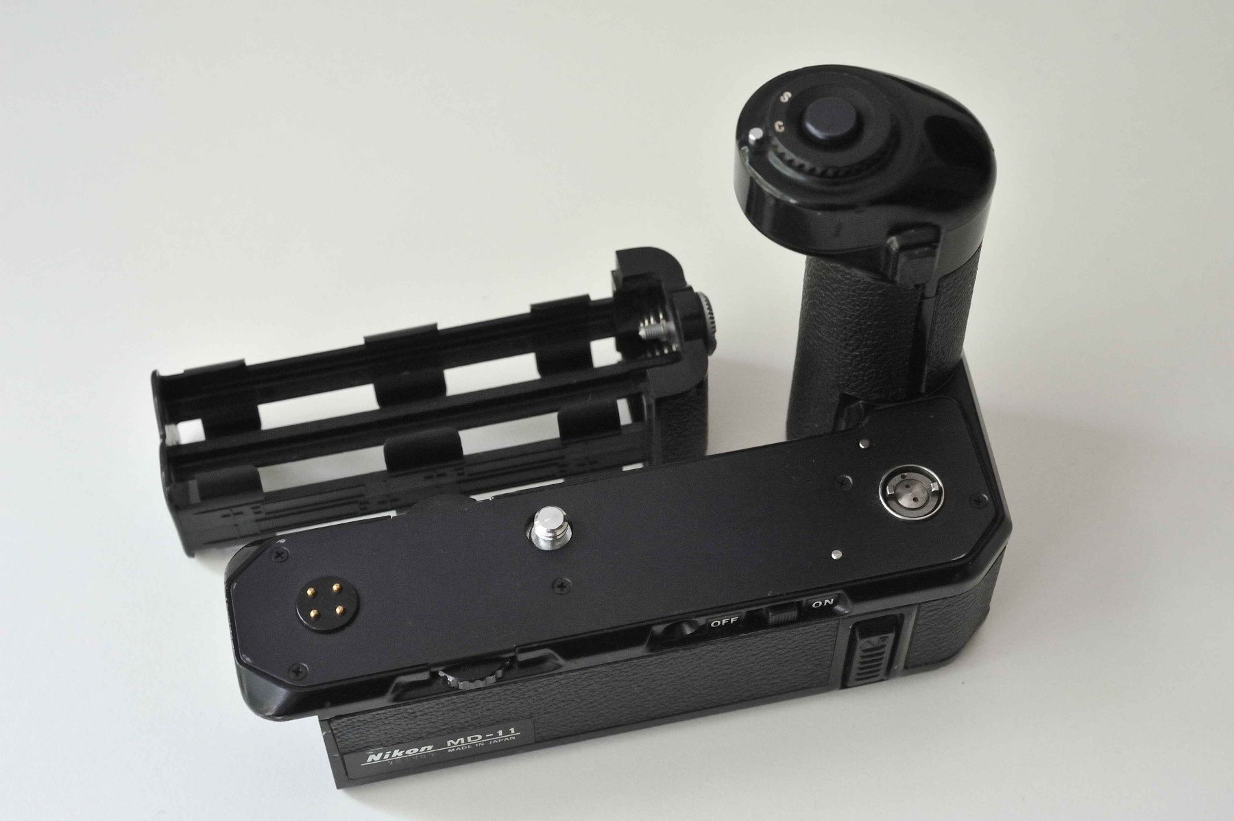 Nikon Fotocamera: Nikon Winder / Motor MD 11 – Usato da Schwerzenbach venduto da floridan 5