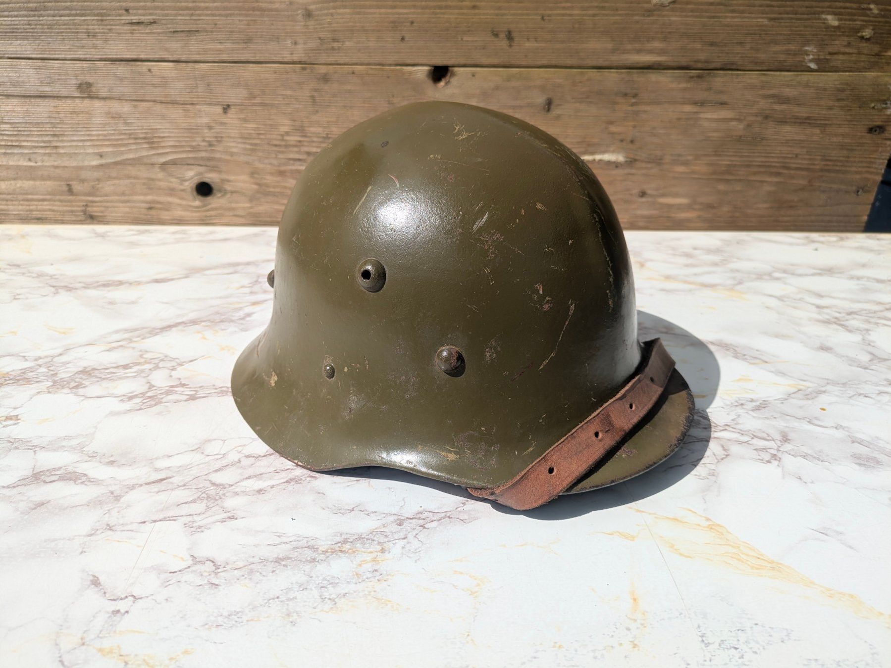 Uniformi & Effetti personali: Bulgarischer Stahlhelm M36 Typ A – Usato da Buttisholz venduto da SoldatenKammer