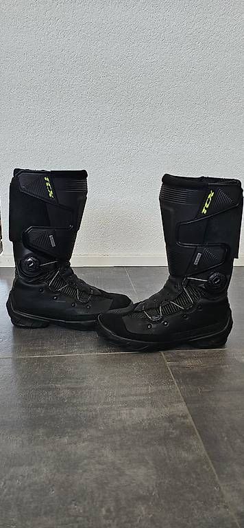 Scarpe da uomo: Bottes de moto TCX Infinity 3 GORE-TEX Taille 42 – Usato da Cudrefin venduto da hug_jwy6