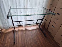 Kleiner Schreibtisch mit Glasplatte, 89cm x 50cm