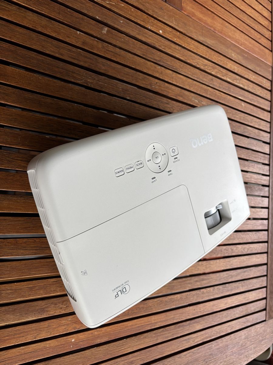 BenQ Proiettori: BENQ w1090 – Usato da Yverdon-les-Bains venduto da fla_wf2w