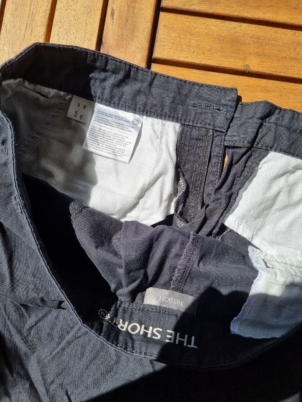 C&A Hosen: Shorts von C&A in Grösse 44 – Gebraucht aus Balzers von Homeandgarden 2