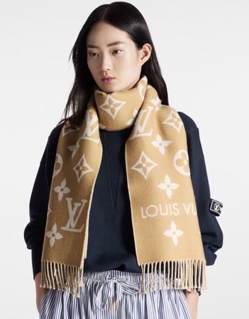LOUIS VUITTON Essential Monogram Scarf (NEW)