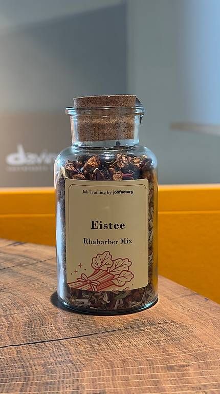 Toutes les décorations: Eistee Rhabarber Mix – Neuf avec emballage d'origine à Basel par Junior_Store