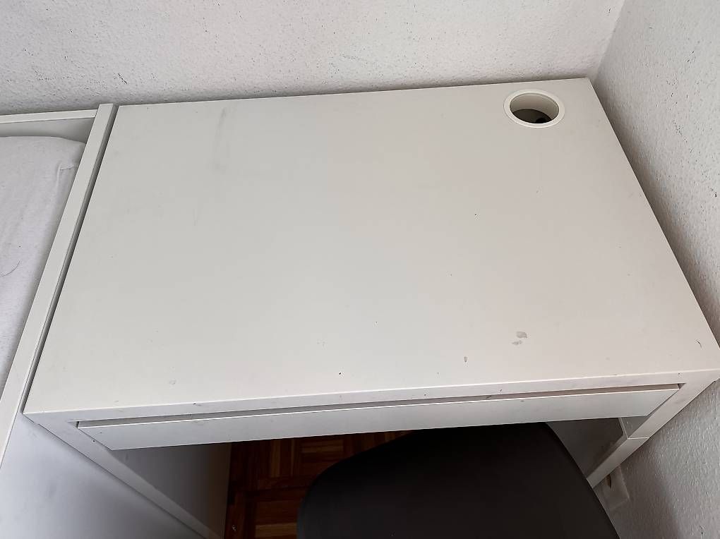 Scrivanie: Pult + Stuhl + Etui + Unterlage  – Usato da Pratteln venduto da Luxus.Fee 1