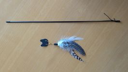 Katzenangel | 50 cm | schwarz | Anhänger aus Fasanenfeder