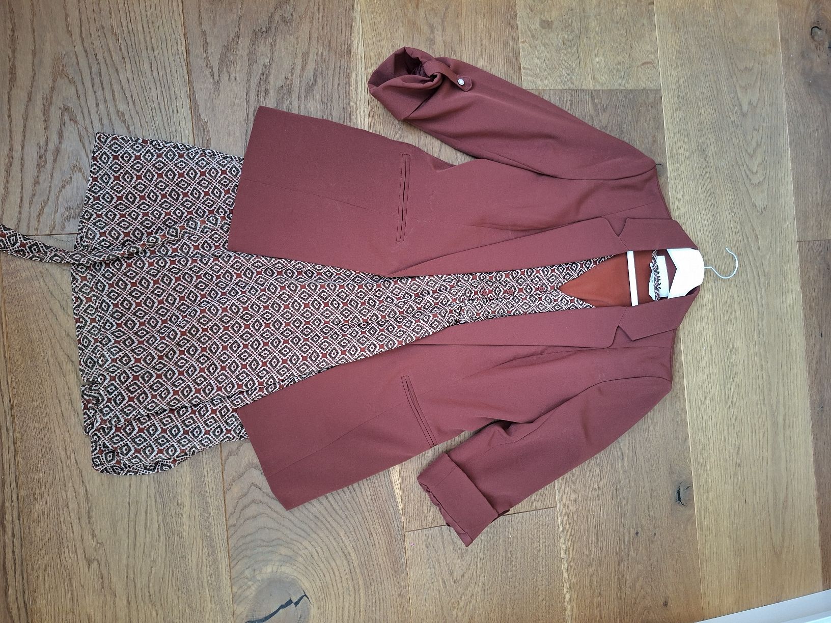 Only Lotti di vestiti: Schickes Herbst-Set: Kleid mit Blazer, Grösse 36! – Nuovo (secondo la descrizione) da St. Niklaus VS venduto da Alexwyssen