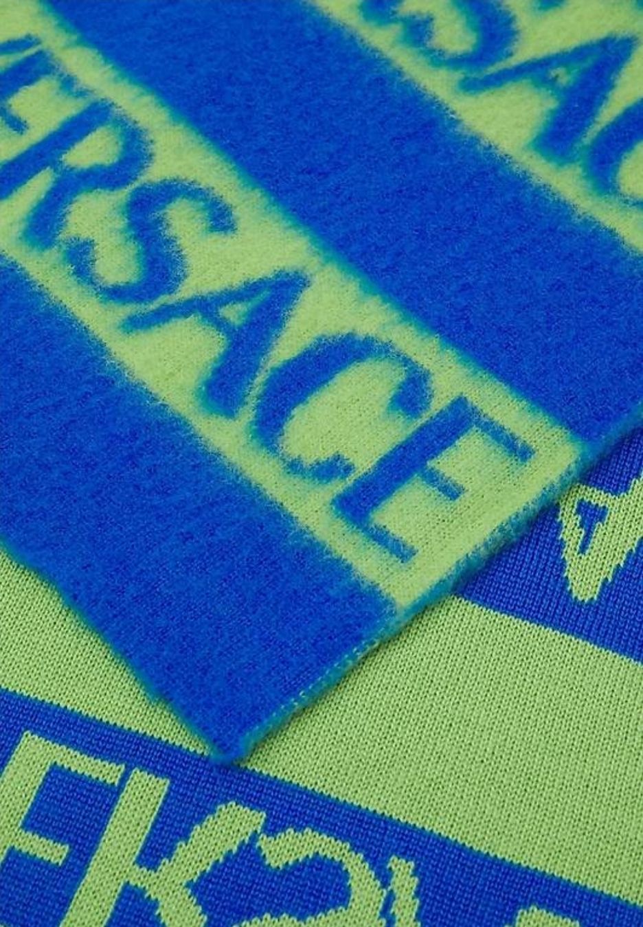 Versace Foulard & Sciarpe: VERSACE Schal Neu 100%Wolle – Nuovo e nell'imballaggio originale da Amriswil venduto da newschweiz 2