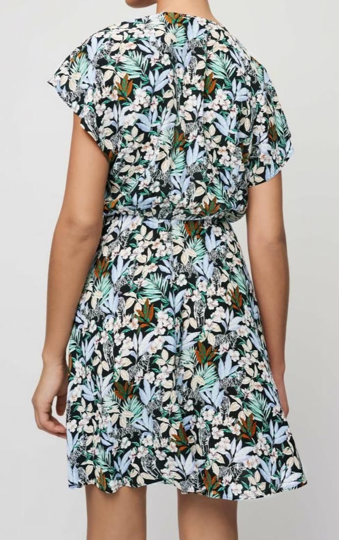 Maje Robes: Robe cache-coeur MAJE à imprimé floral taille 38 – D'occasion à Cortaillod par seba15 5