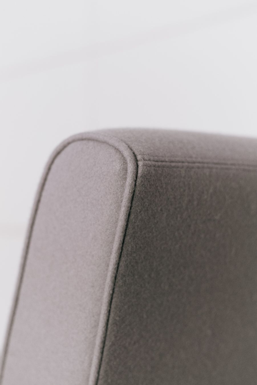 Thonet Poltrone: Thonet Freischwinger-Armsessel m. Hocker S411 – Usato da Baar venduto da Reddot 6