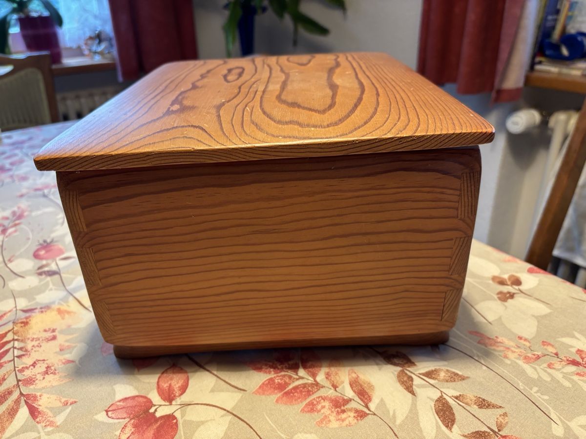 Cassapanche: Massive Holzschatulle – Usato da Winterthur venduto da umu_t9qd 3