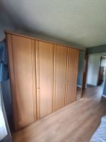 Kleiderschrank