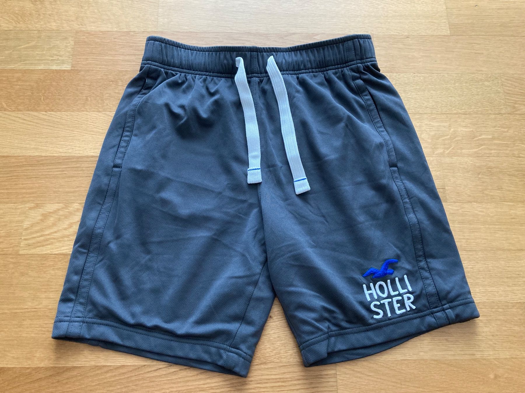 Hollister Pantaloni: (C-E) Hollister Shorts xs – Usato da Jonen venduto da Sevenb