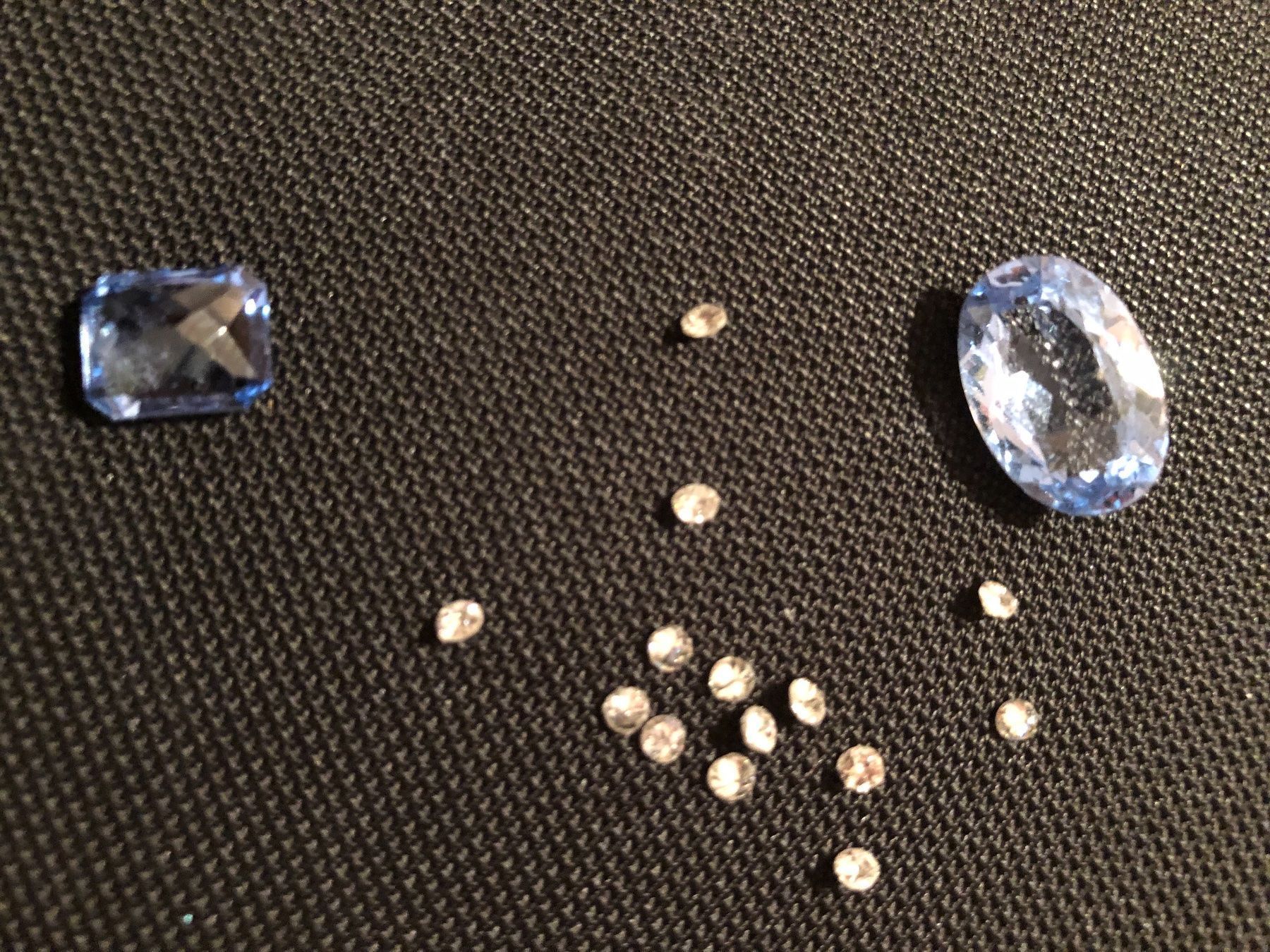 Autres bijoux: Lot: Halbedelsteine – D'occasion à Wald ZH par mlnt 2