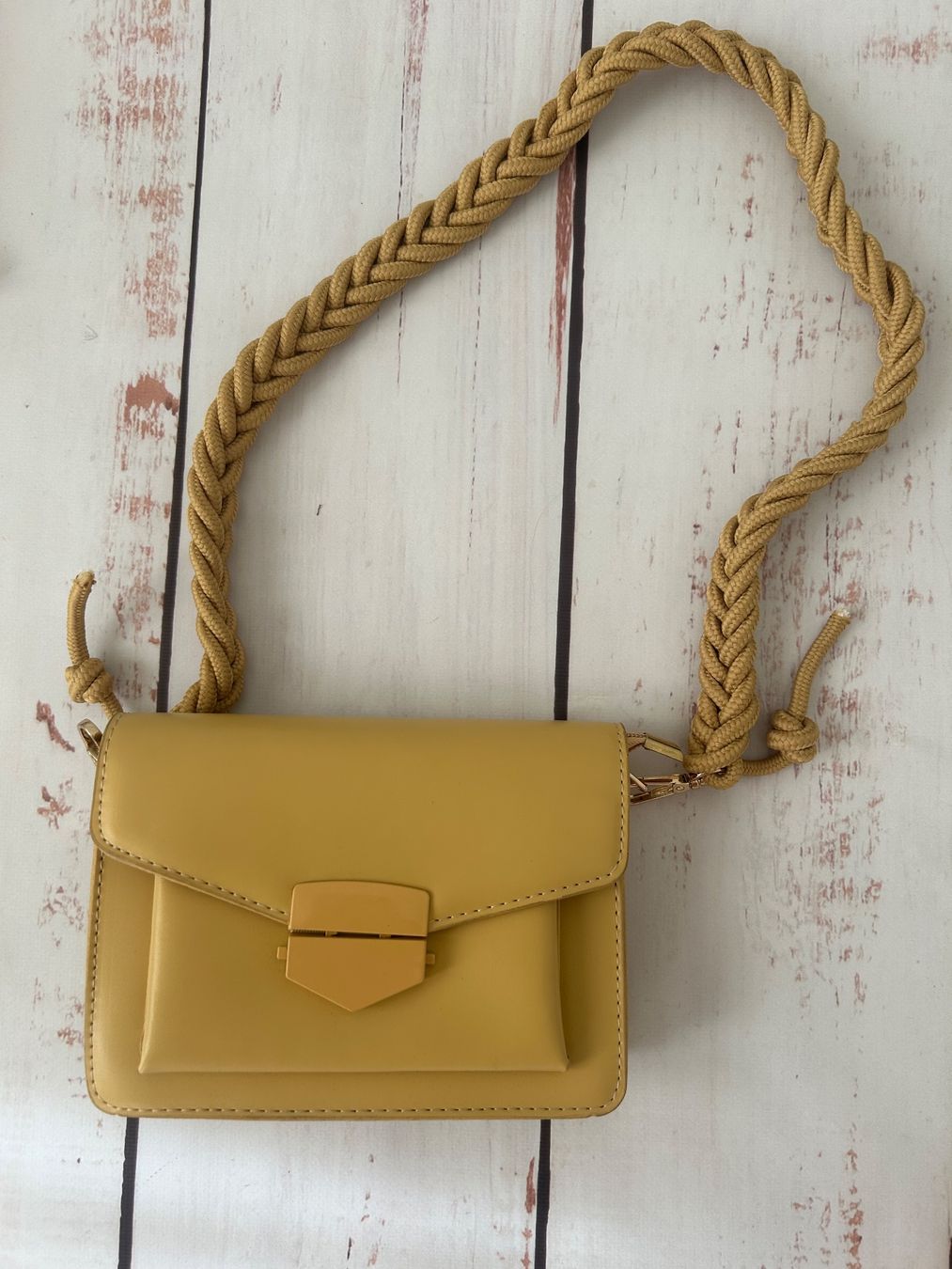 Borse da donna: Summer crossbody bag yellow with braided handle, new – Nuovo (secondo la descrizione) da Zürich venduto da Ferienan