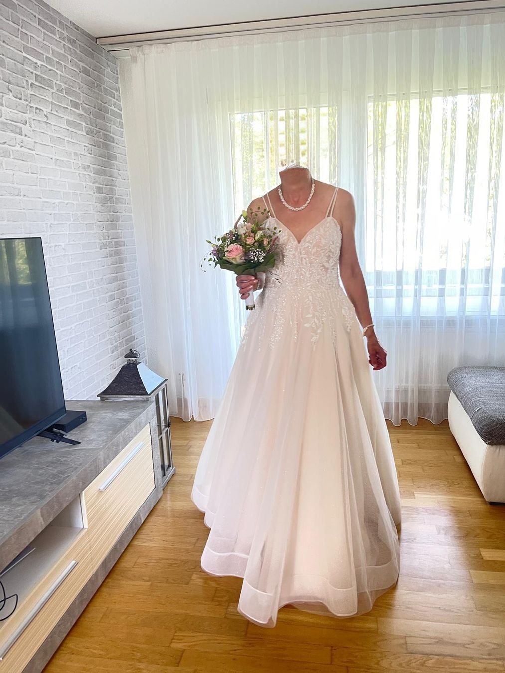 Robes: Traumhaftes Hochzeitskleid – D'occasion à Kirchenthurnen par Meatpie