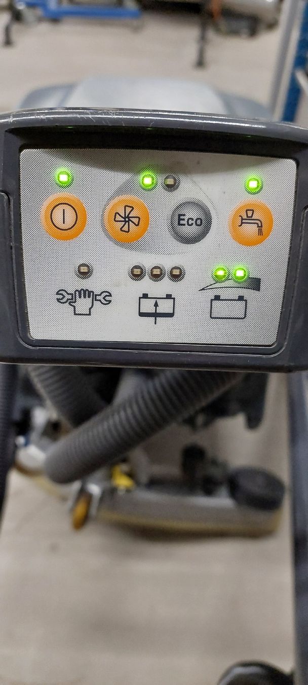 Alle Maschinen: Taski Swingo 455 Scheuersaugmaschine, gebrauchter Zustand, – Gebraucht aus Rothenburg von Schomi3 2