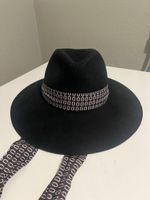Schicker schwarzer Hut von Zara mit Band