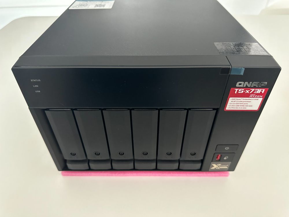 qnap-ts-673a-amd-ryzen-v1500b-8gb-ram-kaufen-auf-ricardo