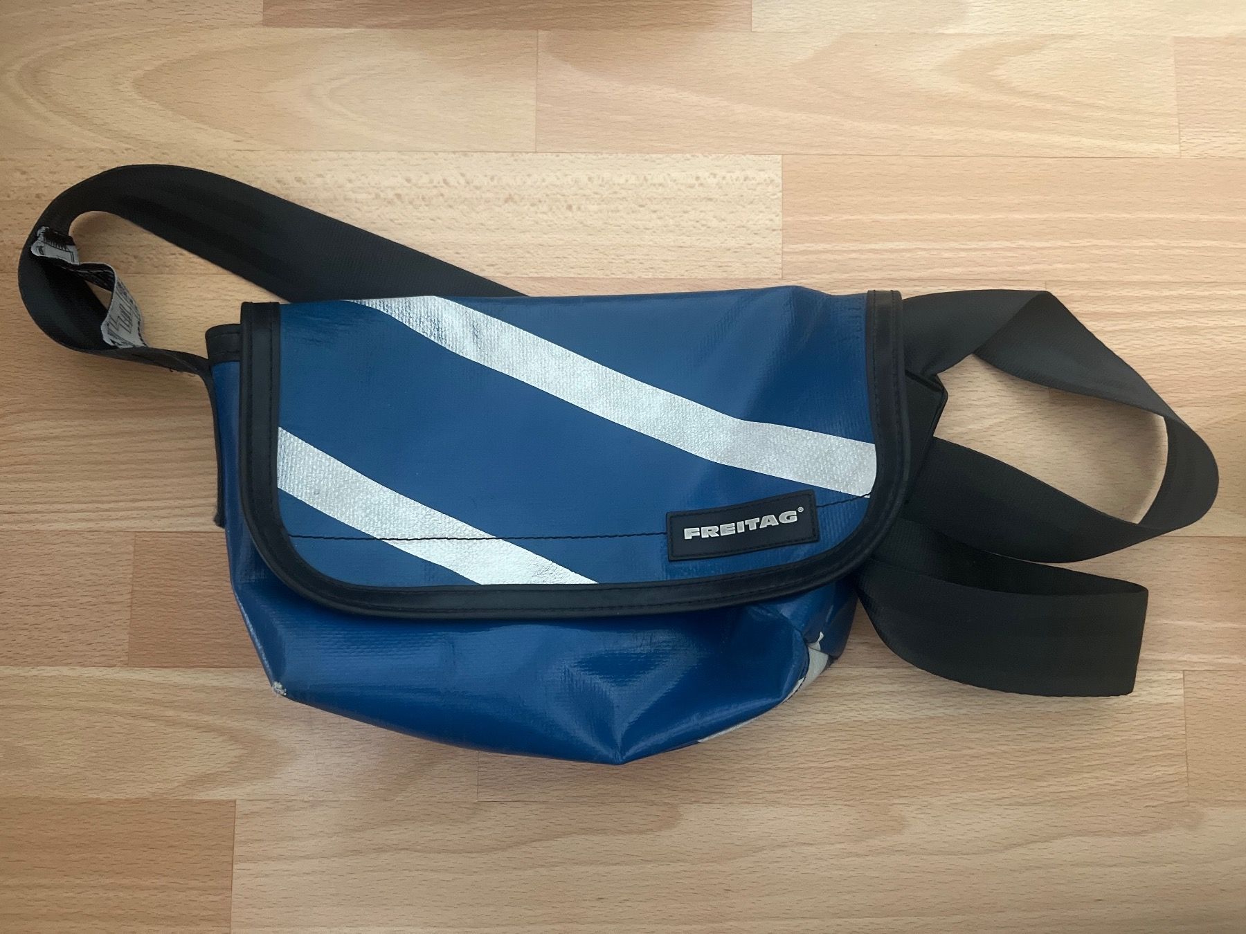 Freitag Taschen für Damen: Freitag Tasche 30x22 – Gebraucht aus KÖNIZ von