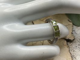 Silberring mit Peridot und Zirkonia, Gr. 54.5