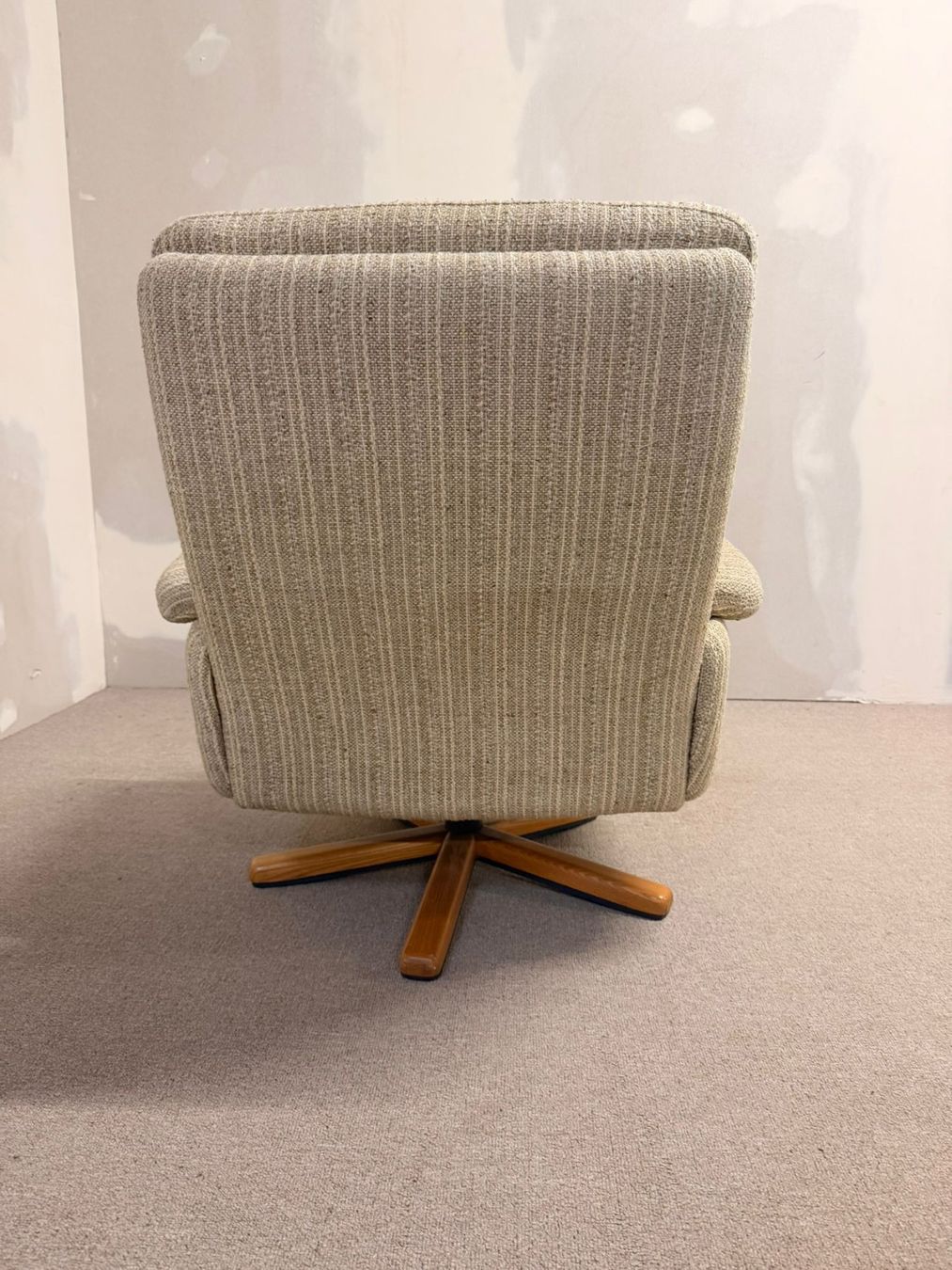 Poltrone: Dänischer Mid Century Sessel mit Strukturstoffbezug, retro – Usato da Rickenbach ZH venduto da Insider-Boerse 2