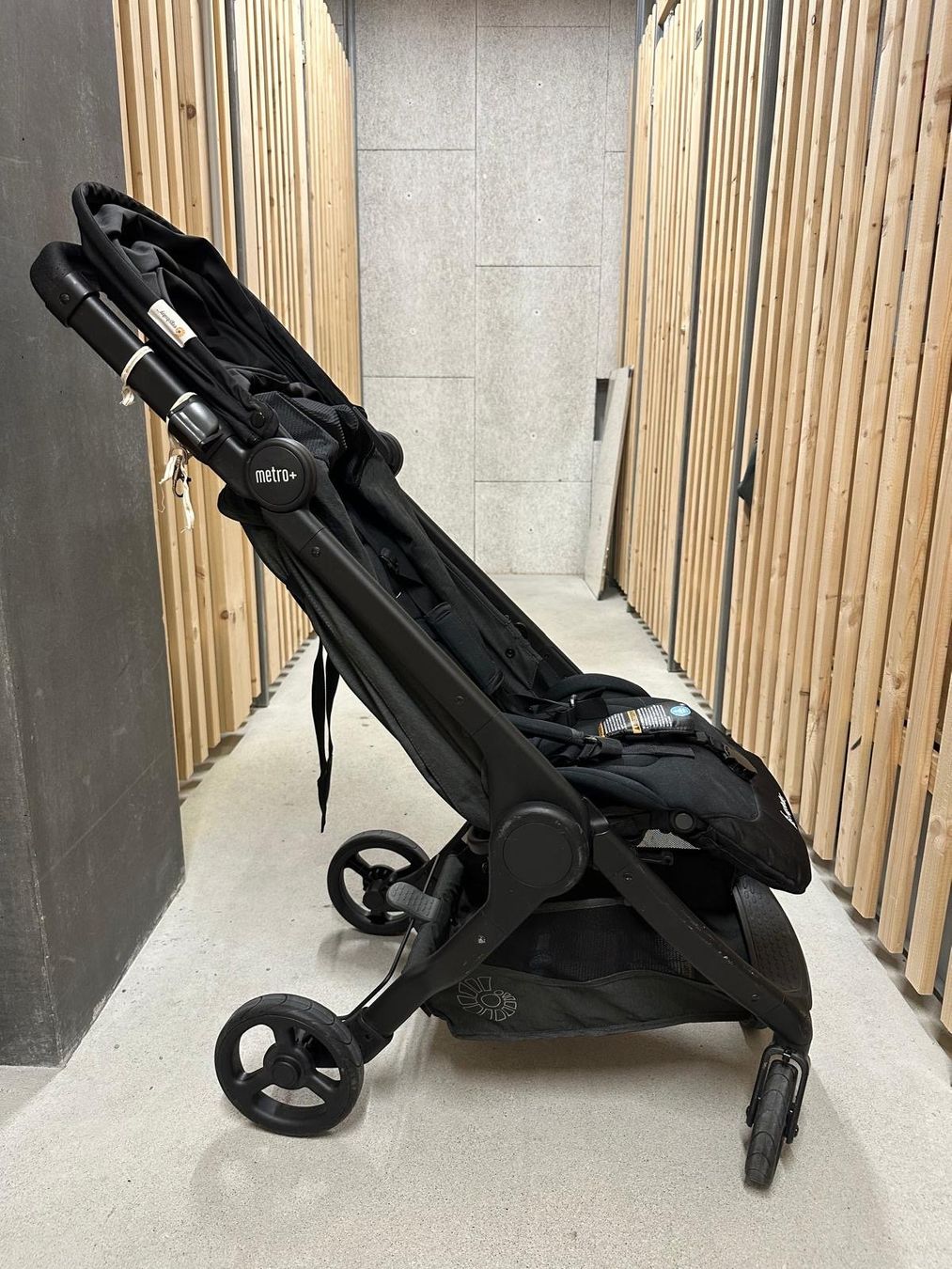 Ergo Baby Carrozzine: Ergobaby Buggy Metro Schwarz – Usato da Zürich venduto da zac_y99h 1