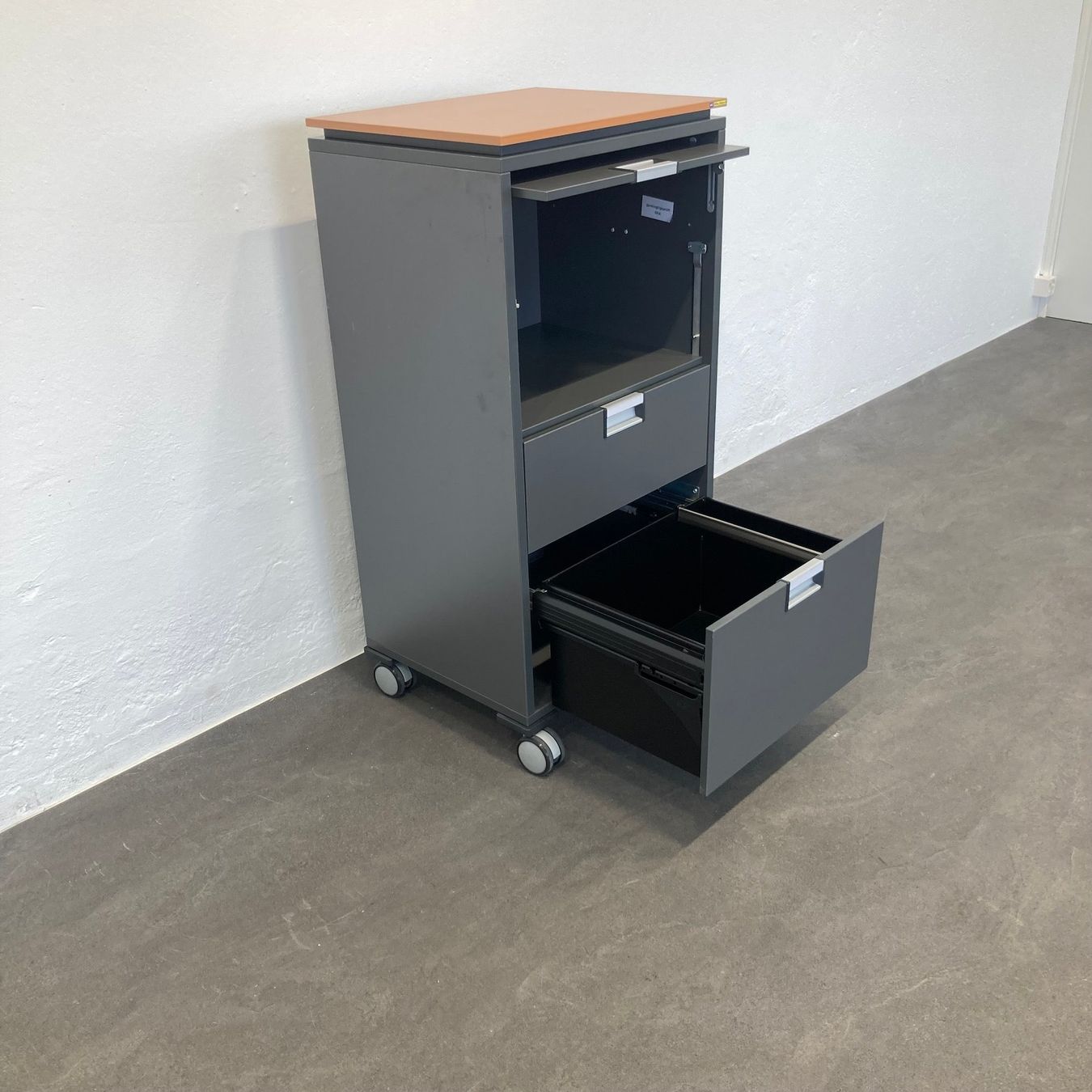 Banconi: Steelcase Moby Roll-Caddy - Anthrazit-Buche - mit A5 – Usato da Schönenwerd venduto da mcofficeshop 3
