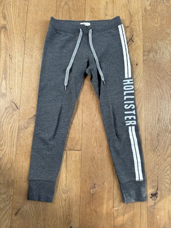 Hollister Jogginghosen in Grösse S mit Streifen
