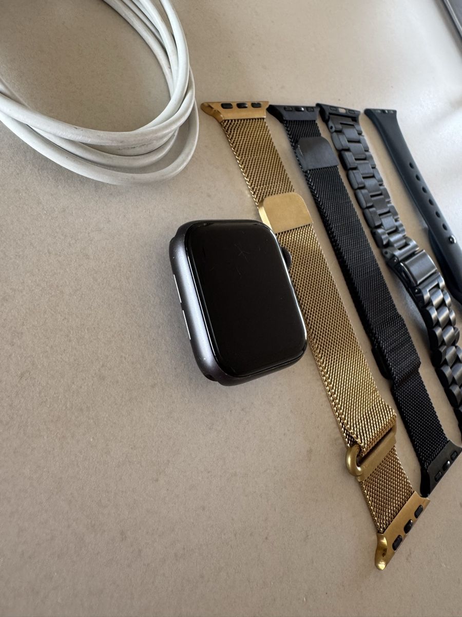Apple Smartwatch: Apple Watch SE 40mm schwarz – Usato da Rain venduto da MJ1995 1