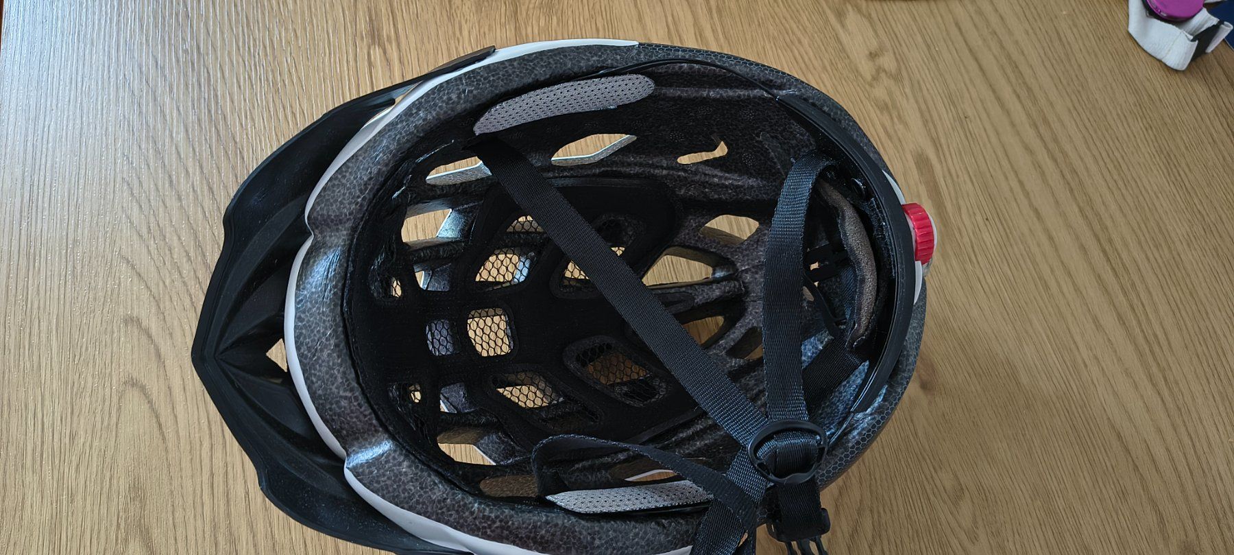 Caschi: Velohelm – Usato da Basel venduto da mic_b88y 3