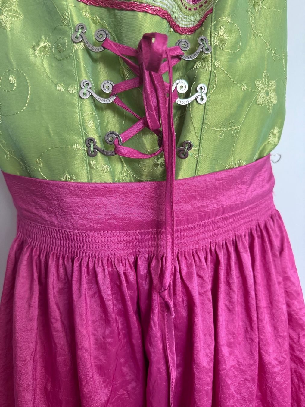 Kleider: Dirndl von Hammerschmid Grösse M - NEUwertig – Gebraucht aus Rudolfstetten von Bar_wk82