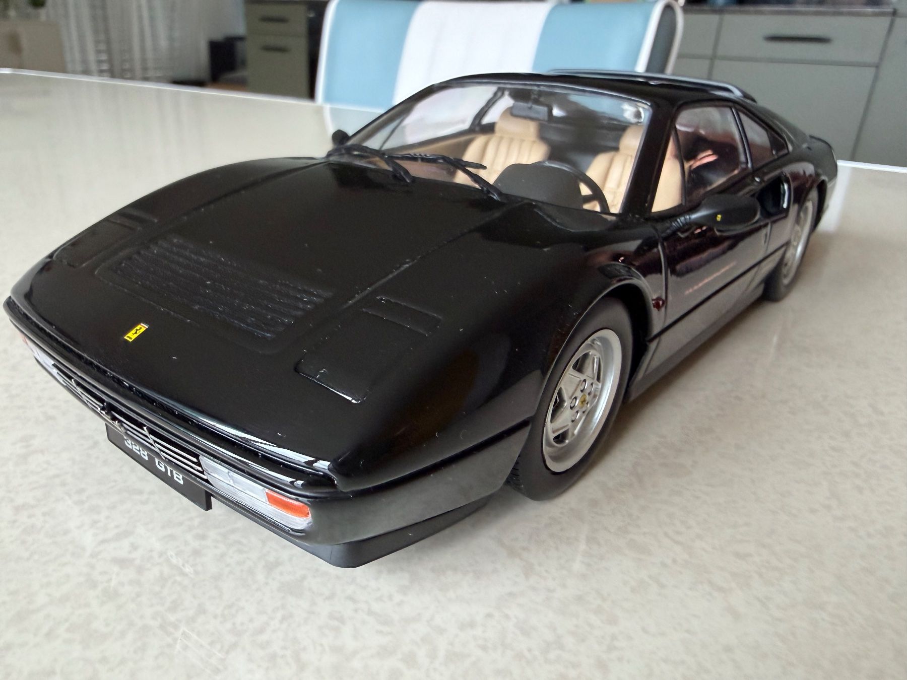 Ferrari Modellini d'auto: Ferrari 328 GTB Modellauto 1:18 – Usato da Fehraltorf venduto da jnhagmann 1