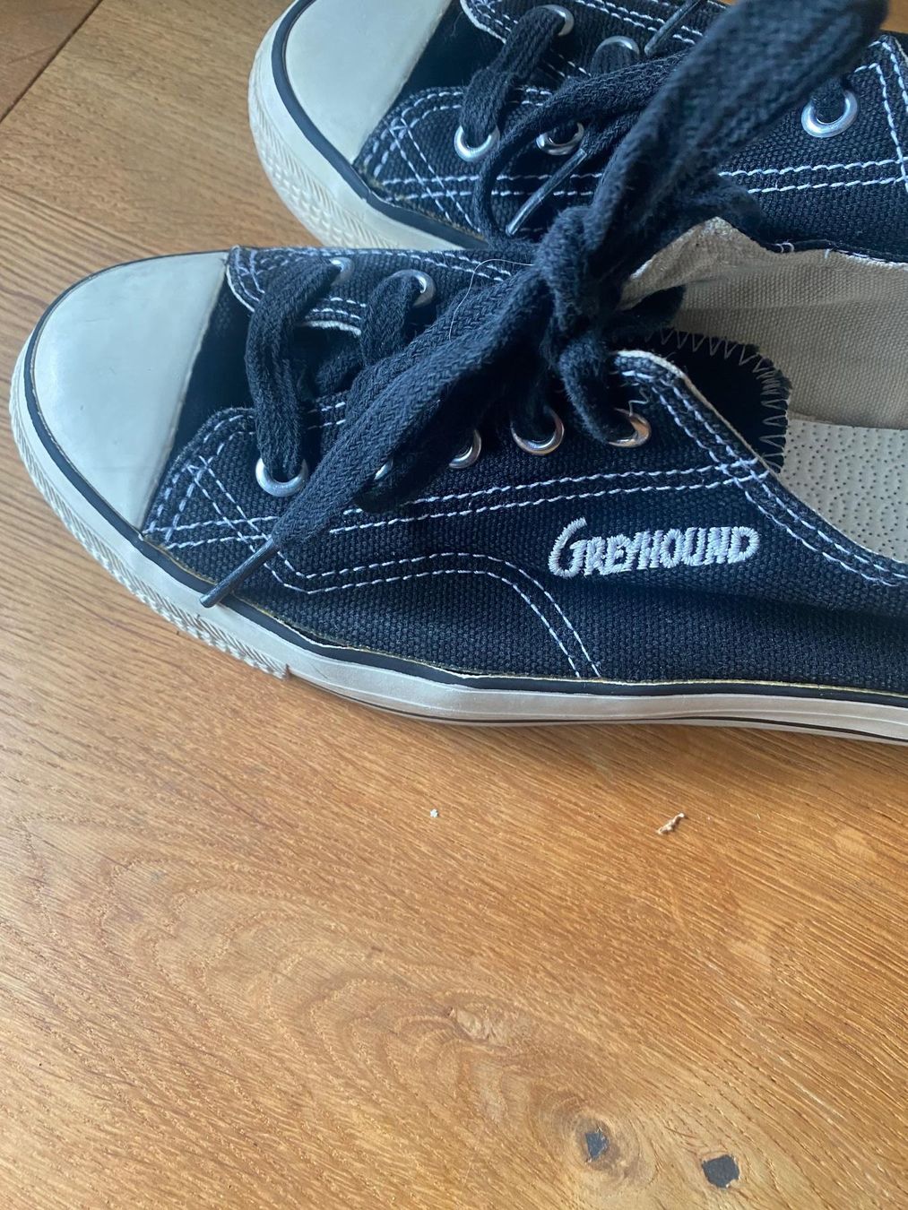 Herrenschuhe: Baskets Greyhound schwarz-weiss / blanc-noir. Taille 37 – Gebraucht aus Gümligen von Xochitl 2