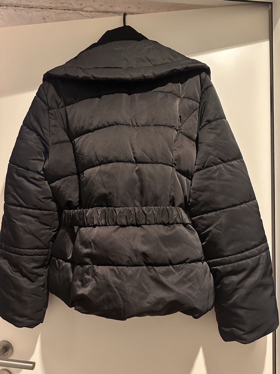 Guess Giacche: Guess Steppjacke – Nuovo (secondo la descrizione) da Koblenz venduto da MilysBoutique 1