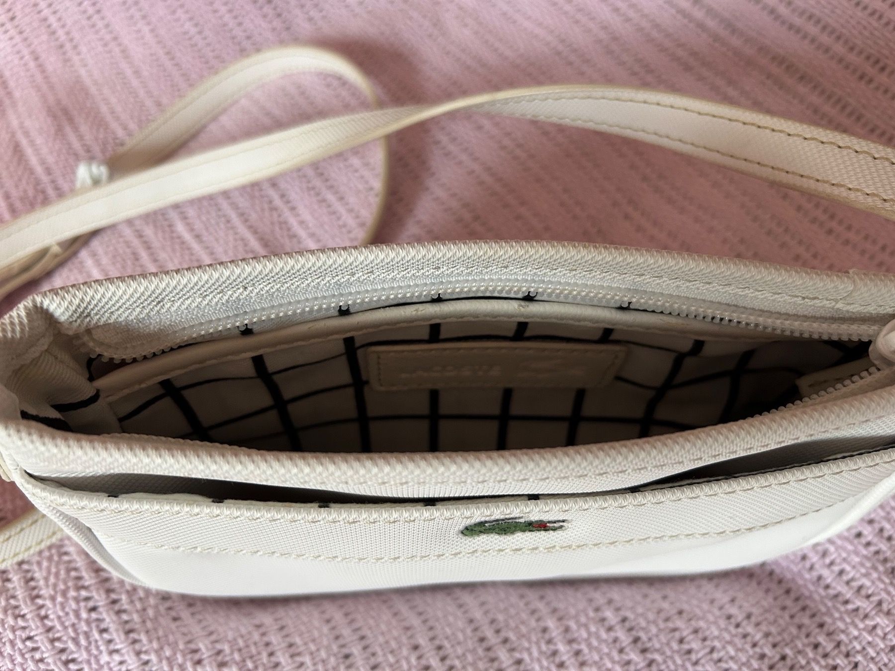 Lacoste Taschen für Damen: Damentasche „Lacoste“ – Gebraucht aus Zürich von LeaMilj 3