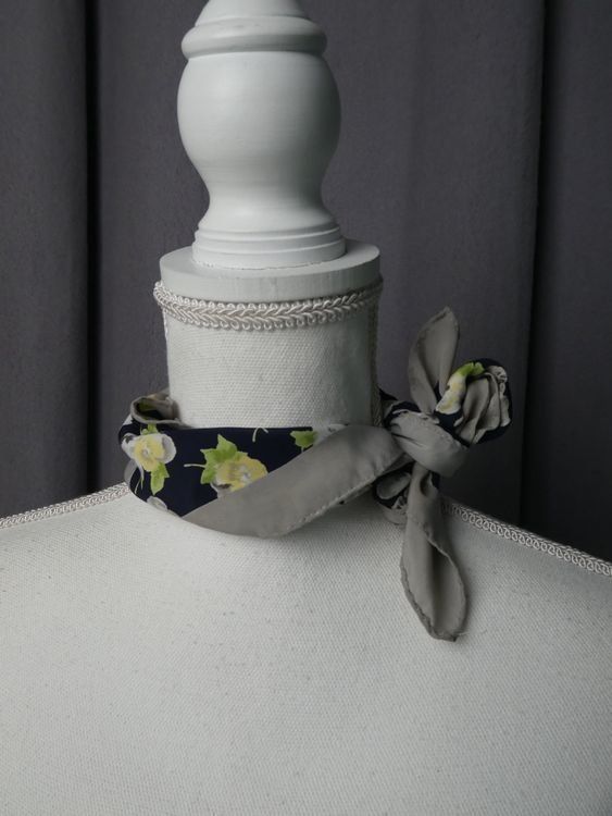 Foulard & Sciarpe: Foulard von Street One mit Blumenmuster – Usato da Sutz venduto da Dalilea 1