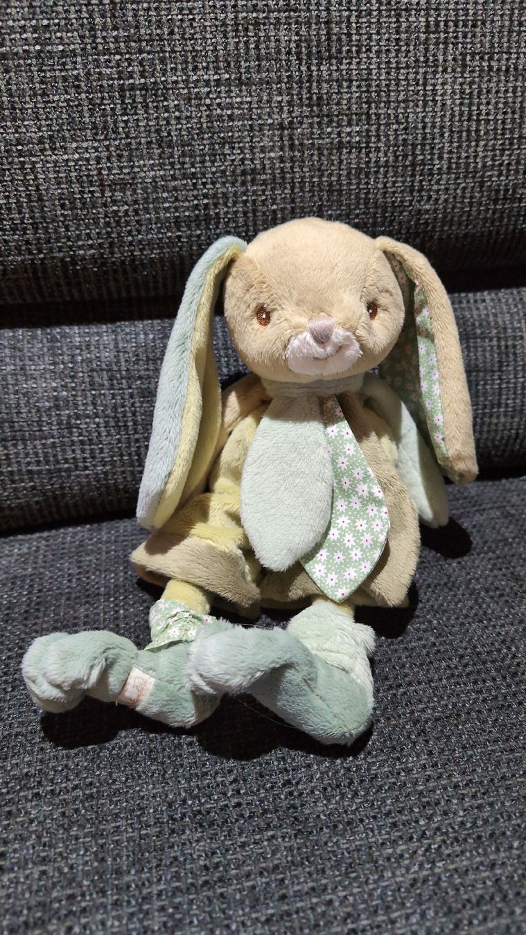 Jouets: Weihnachtsgeschenk gesucht? Hase Bukowski Design – Neuf avec emballage d'origine à Rüfenach AG par sen_vbz6