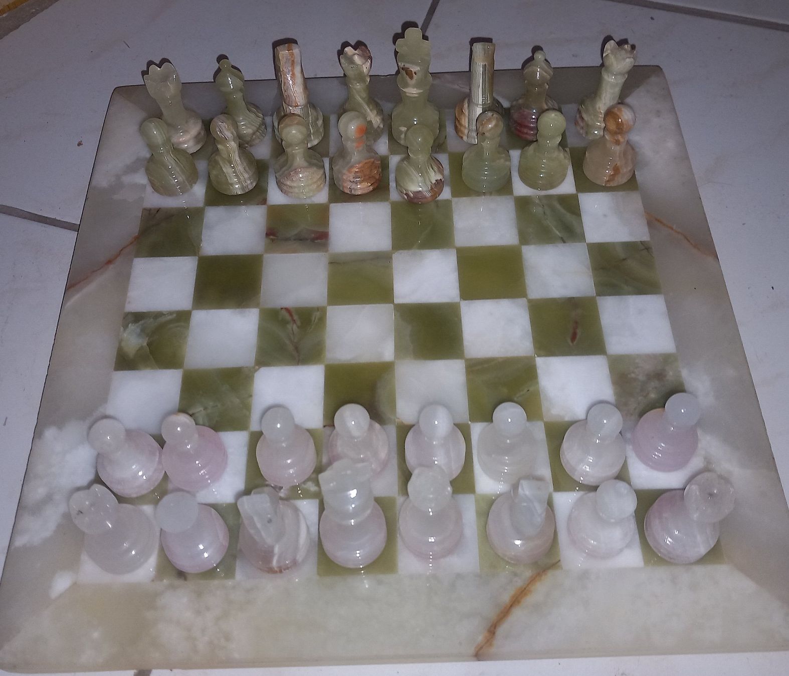 Giochi: SCHACHFIGUREN UND SCHACHBRETT – Usato da Ried-Brig venduto da ugukim