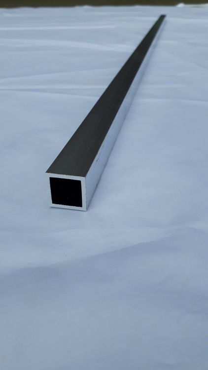 B&T Metall Angolo in acciaio 40 x 40 x 4 mm in lunghezze da 2000 mm + 0/-3 mm S2
