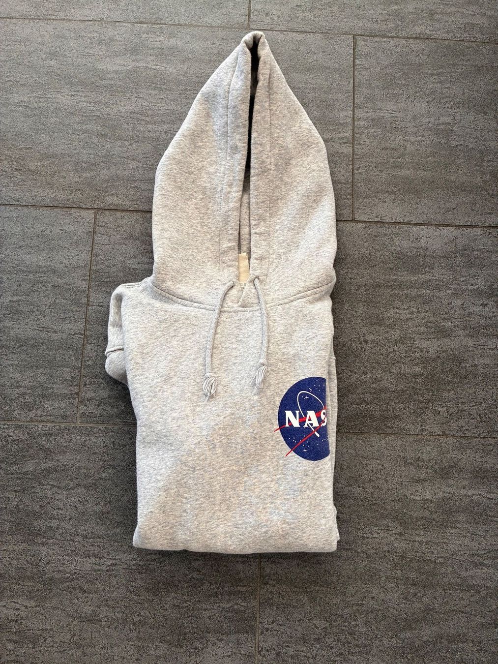 H&M Maglioni & Felpe: H&M NASA Logo Kapuzenpullover – Usato da Zürich venduto da SNOWDRIFT