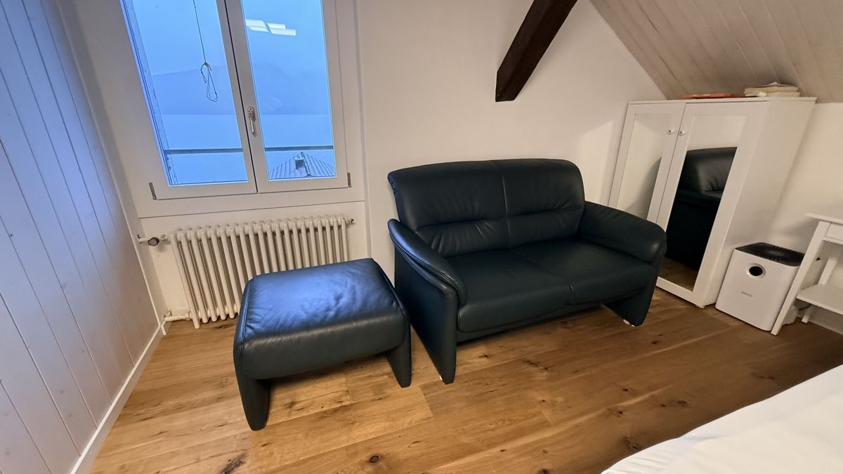 Sofas: Sofa 2-Sitzer + Hocker – D'occasion à Vitznau par torero12