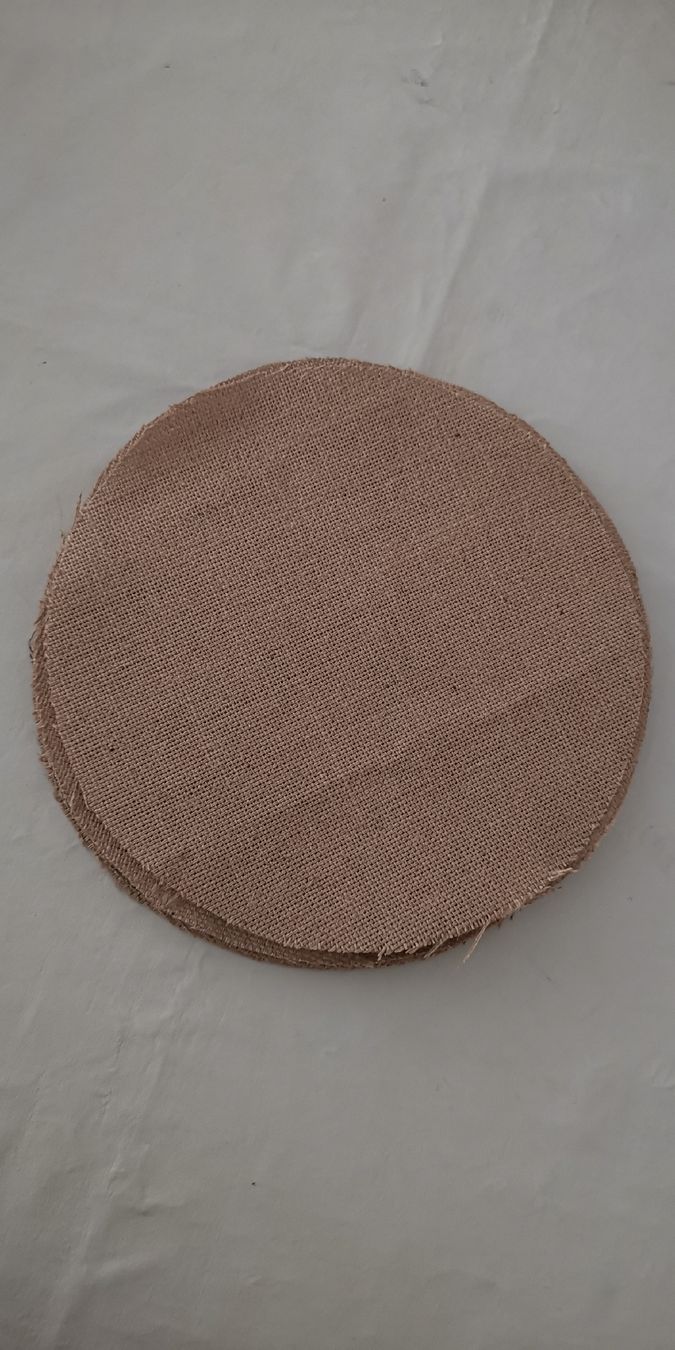 Set di tavolo e panche: 12 Tischsets aus Jute rund, Untersetzer/Deko – Nuovo (secondo la descrizione) da Itingen venduto da schweizersternchen